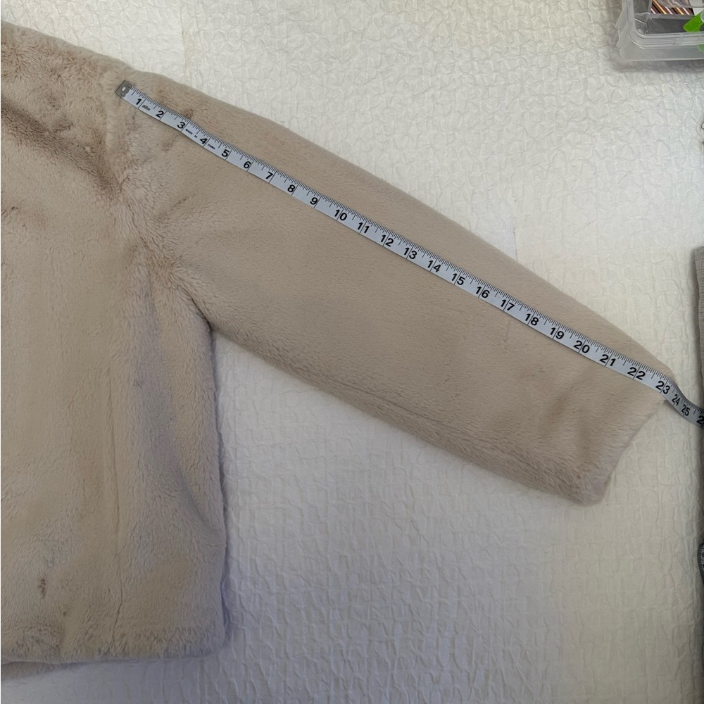 Vince Faux Fur Cream Jacket (Size: Large) - Picture 9 of 16